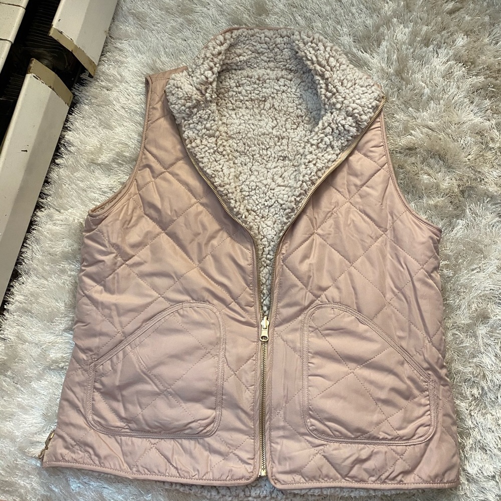 Super cute and comfy pink& gold vest